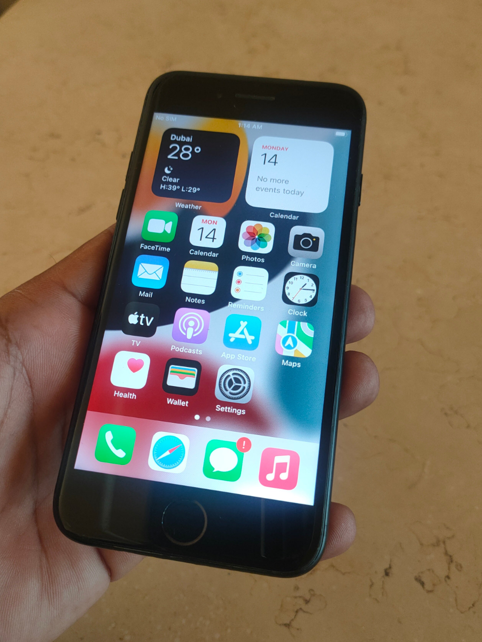 Iphone 7- 32gb Black used Excellent condition fully functional all sencer working well