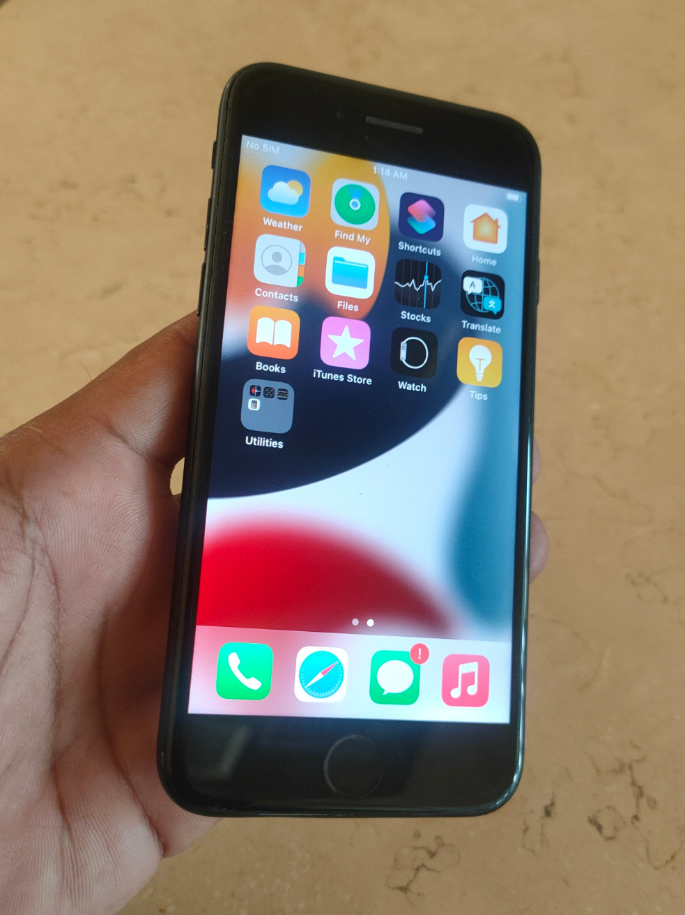 Iphone 7- 32gb Black used Excellent condition fully functional all sencer working well