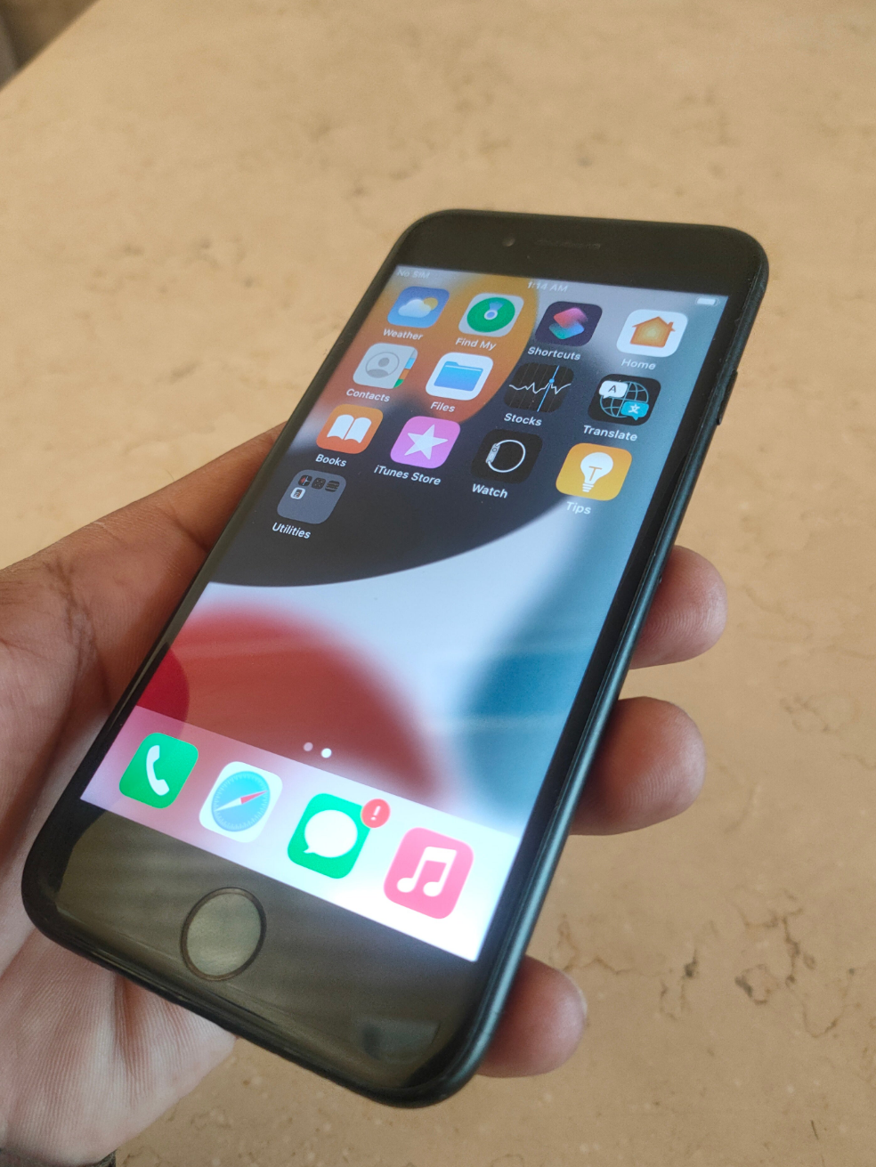 Iphone 7- 32gb Black used Excellent condition fully functional all sencer working well